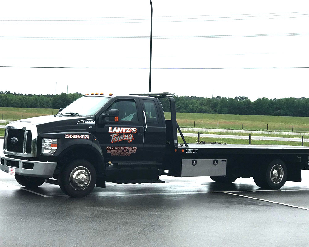 Lantz's Towing gallery photo 8